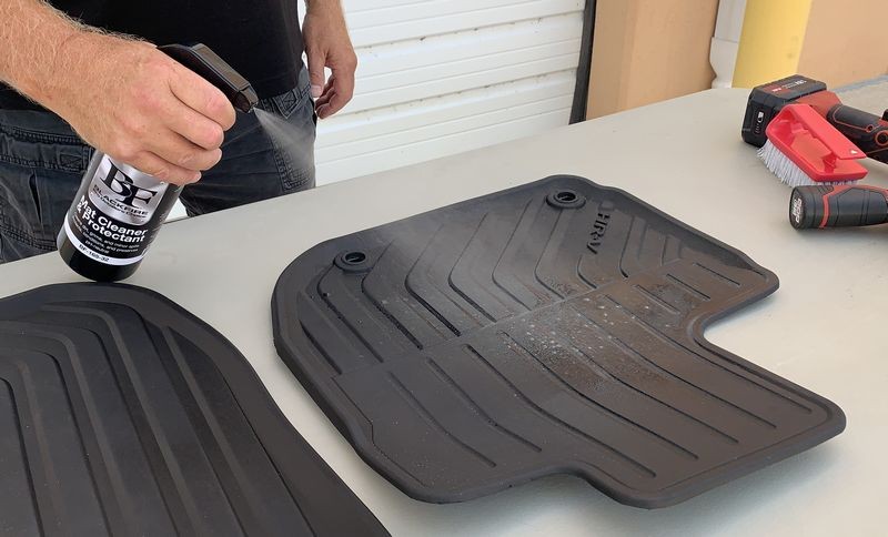 BLACKFIRE Mat Cleaner and Protectant