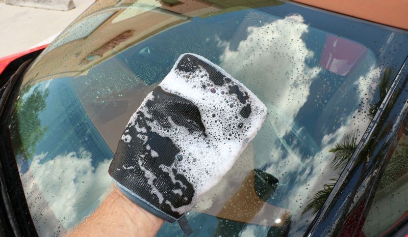 BLACKFIRE Synthetic Clay Mitt Cleaner