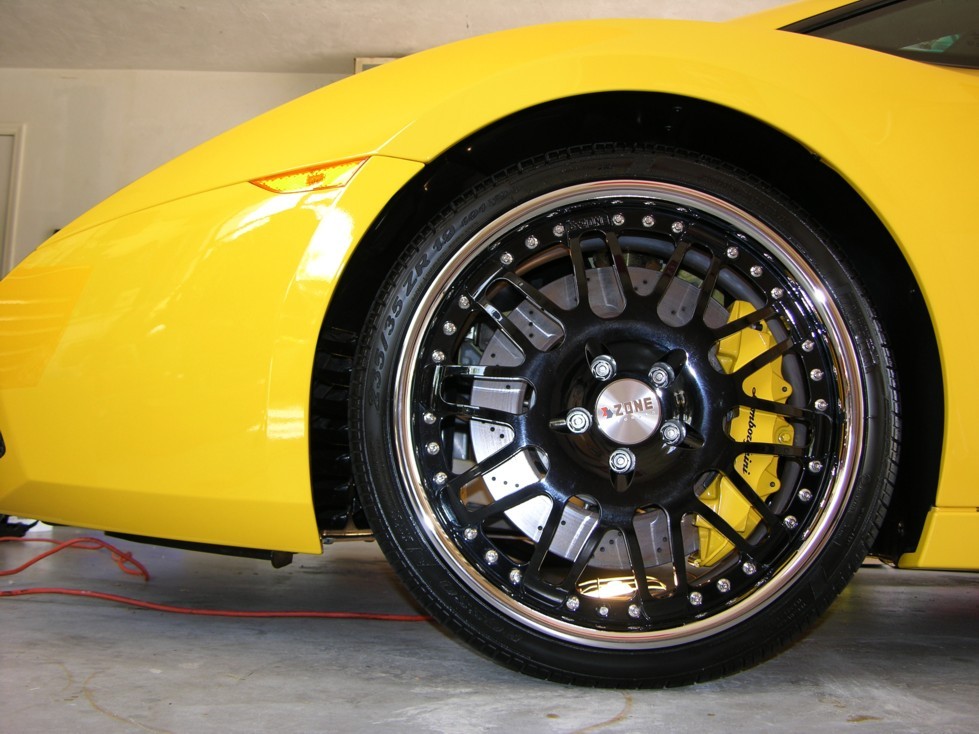 Brembo Calipers on Gallardo