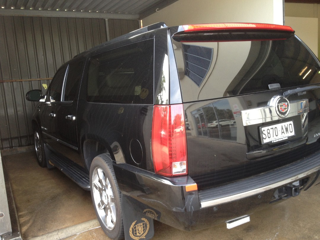 cadillac_escalade_