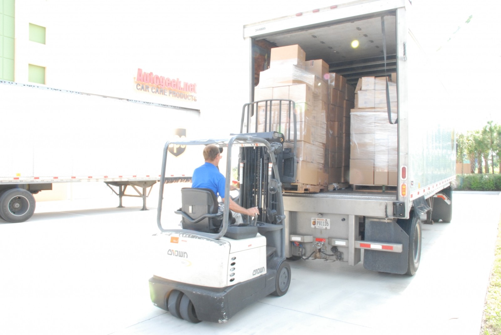 Cyber Monday 2009 - Loading Truck