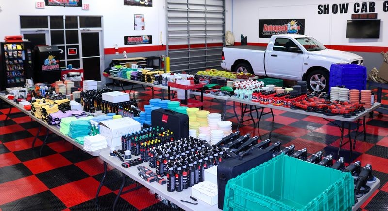 Detailing Classes Learn to detail cars with Mike Phillips at Autogeek