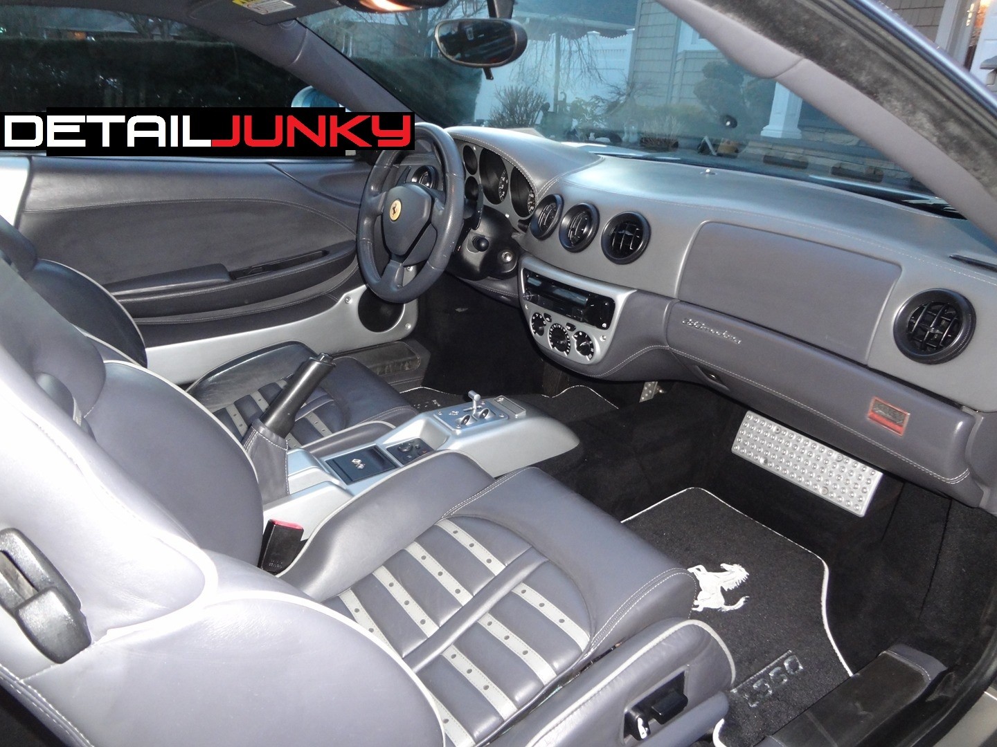DetailJunky Ferrari