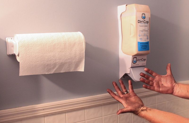 Dirt Cop Hand Cleaner Review by Mike Phillips Autogeek
