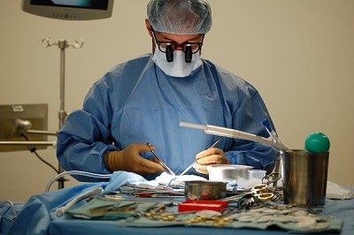 Doctor-Operating