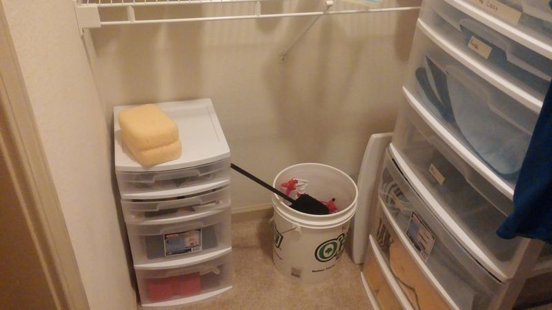 EZ800_Closet_3