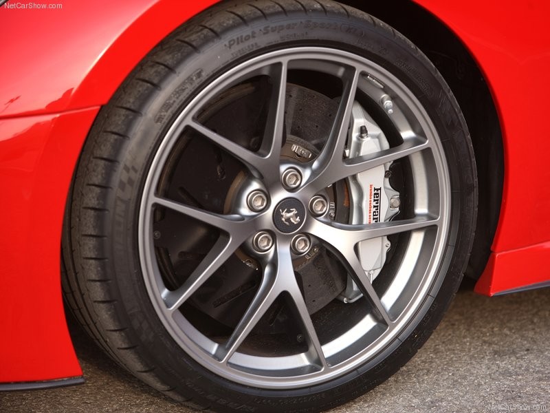 Ferrari-599_GTO_2011_800x600_wallpaper_6a