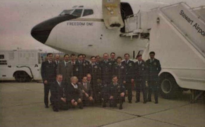Freedom_One_VC-137B_58-6971_crew_2_