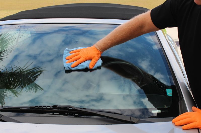Griots Fine Glass Polish Removing water spots Mike Phillips