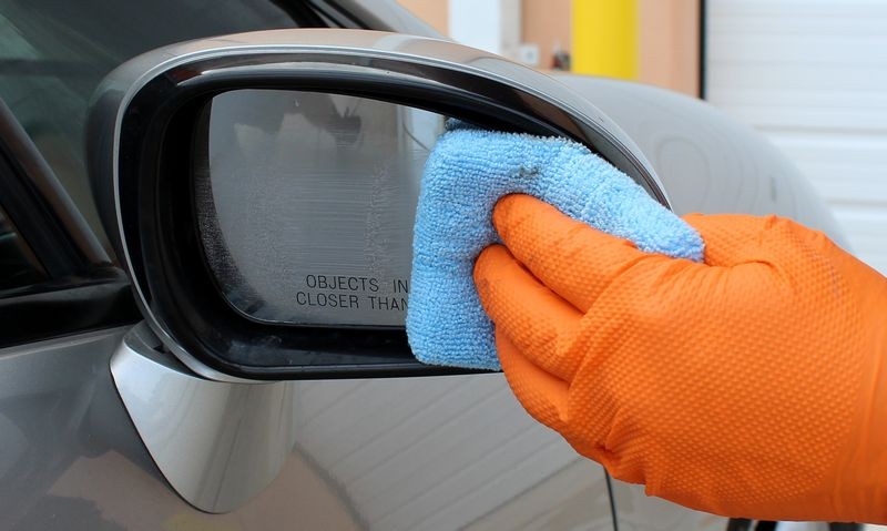 Griots Fine Glass Polish Removing water spots Mike Phillips