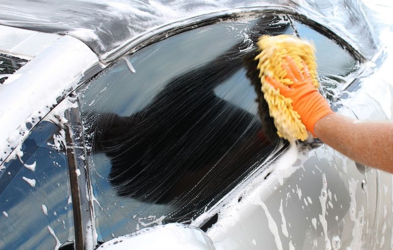 Griots Fine Glass Polish Removing water spots Mike Phillips
