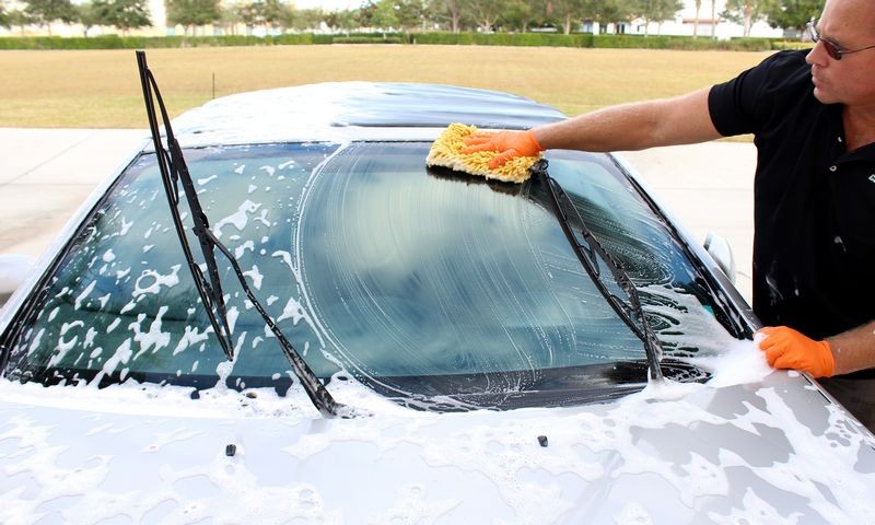 Griots Fine Glass Polish Removing water spots Mike Phillips