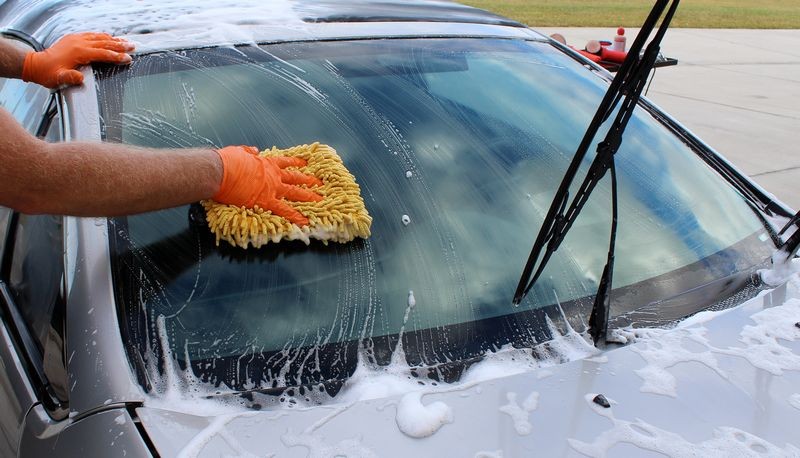 Griots Fine Glass Polish Removing water spots Mike Phillips