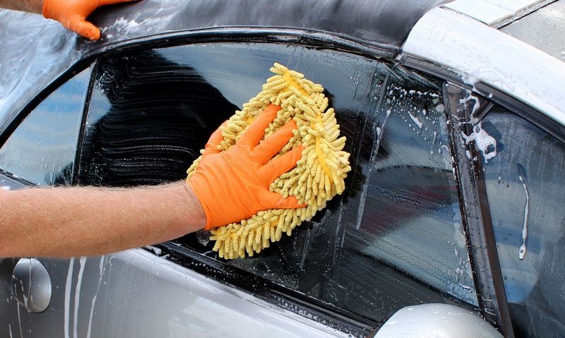 Griots Fine Glass Polish Removing water spots Mike Phillips