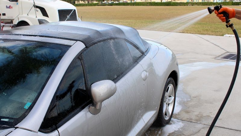 Griots Fine Glass Polish Removing water spots Mike Phillips