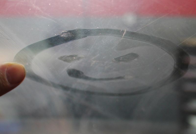 GYEON Glass Cleaner Removing the happy face in Vinyl Fog