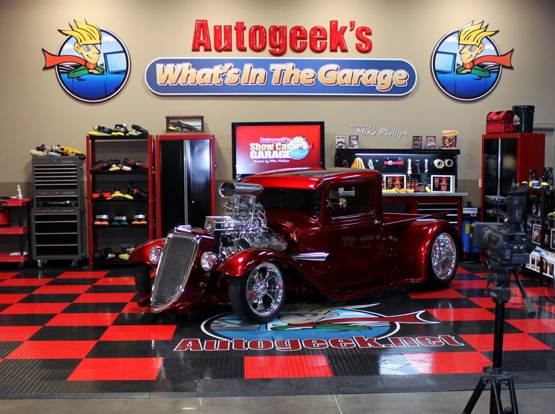 Hemi Engine in a 1934 Ford on the set of Autogeek's &amp;quot;What's in the