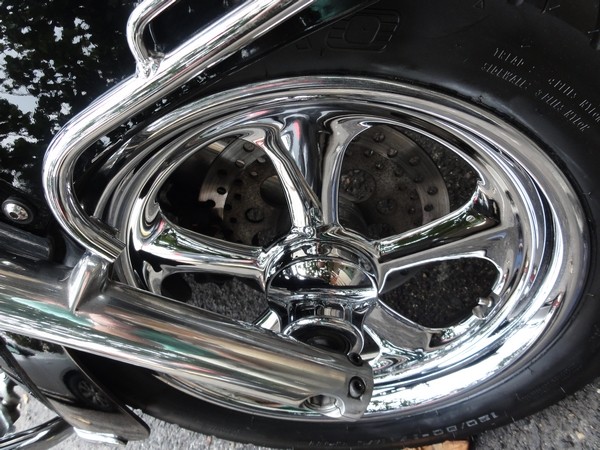 Honda Shadow Custom by Sharkpolitur