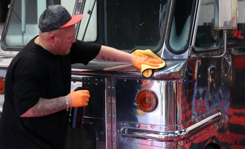 How to polish aluminum airstream b24 tanker truck Mike Phillips