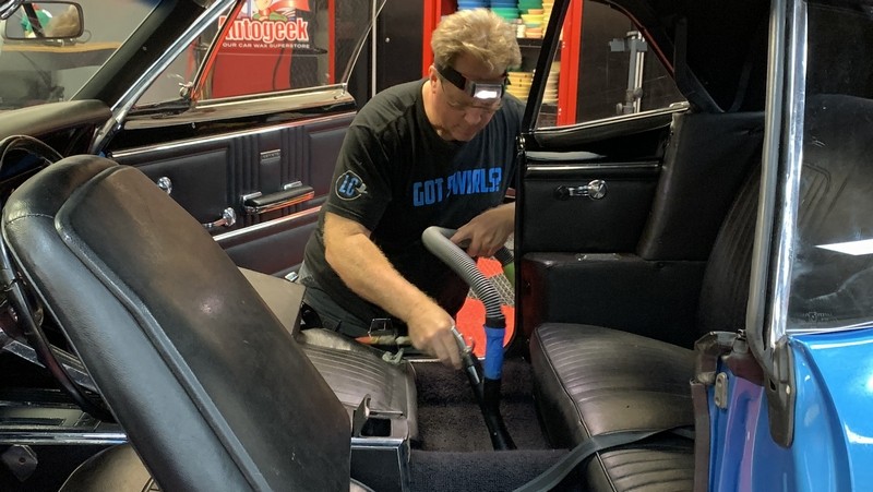 How to use 303 Aerospace Protectant to Restore Vinyl Seats Mike Phillips