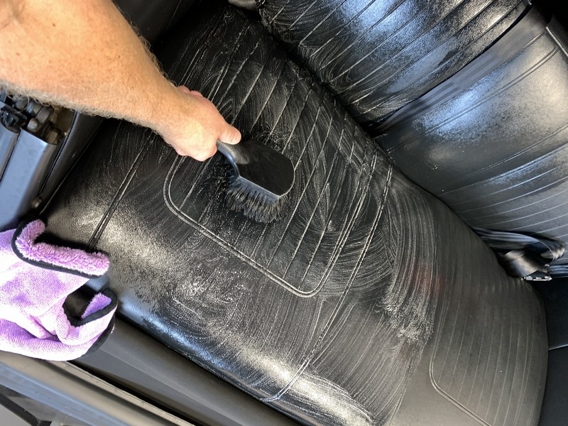 How to use 303 Aerospace Protectant to Restore Vinyl Seats Mike Phillips
