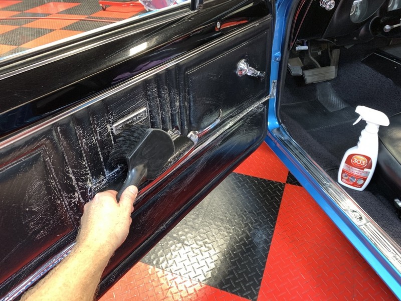 How to use 303 Aerospace Protectant to Restore Vinyl Seats Mike Phillips
