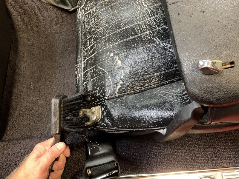 How to use 303 Aerospace Protectant to Restore Vinyl Seats Mike Phillips