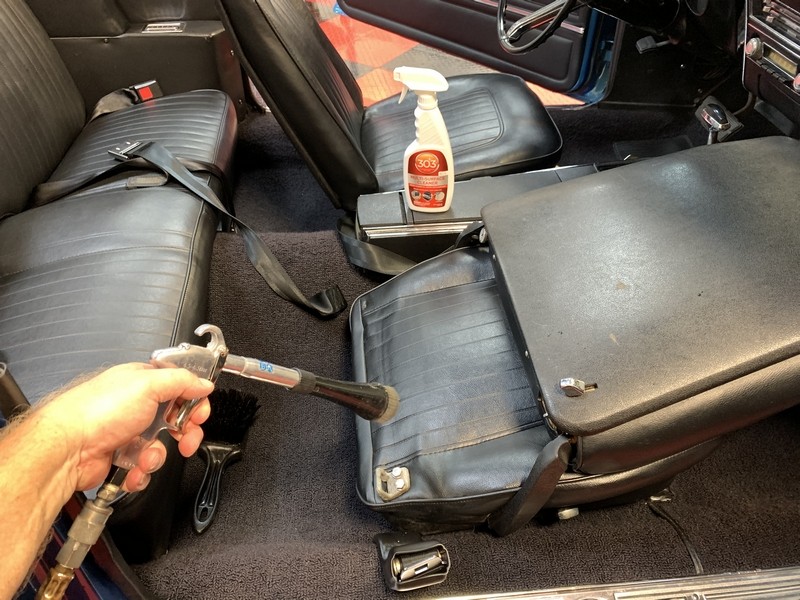 How to use 303 Aerospace Protectant to Restore Vinyl Seats Mike Phillips