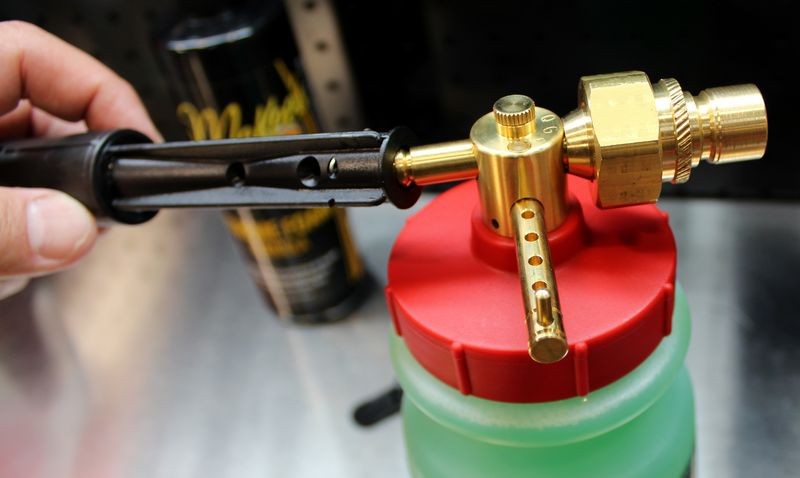 How to use a foam gun to wash your car Mike Phillips