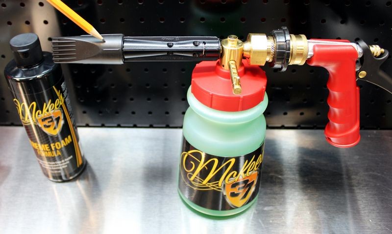 How to use a foam gun to wash your car Mike Phillips