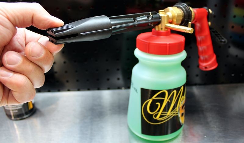 How to use a foam gun to wash your car Mike Phillips