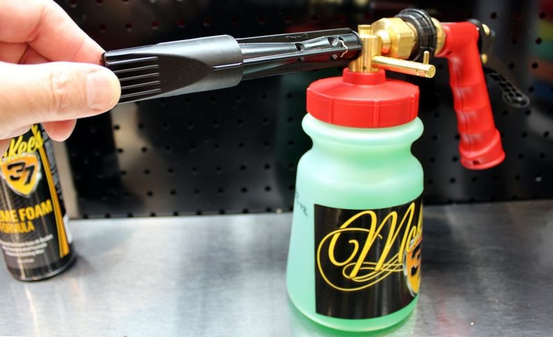 How to use a foam gun to wash your car Mike Phillips