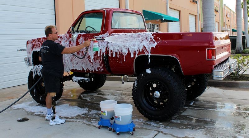 How to use a foam gun to wash your car Mike Phillips