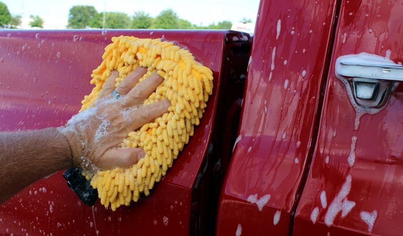How to use a foam gun to wash your car Mike Phillips