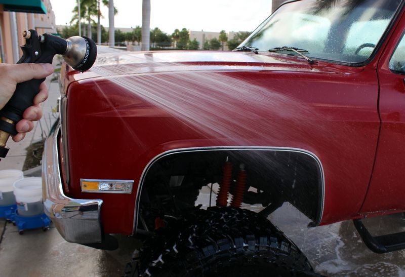 How to use a foam gun to wash your car Mike Phillips
