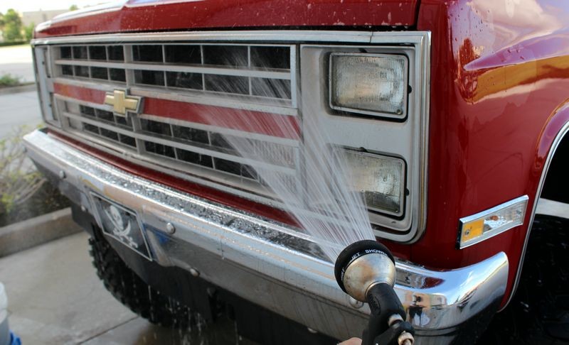 How to use a foam gun to wash your car Mike Phillips