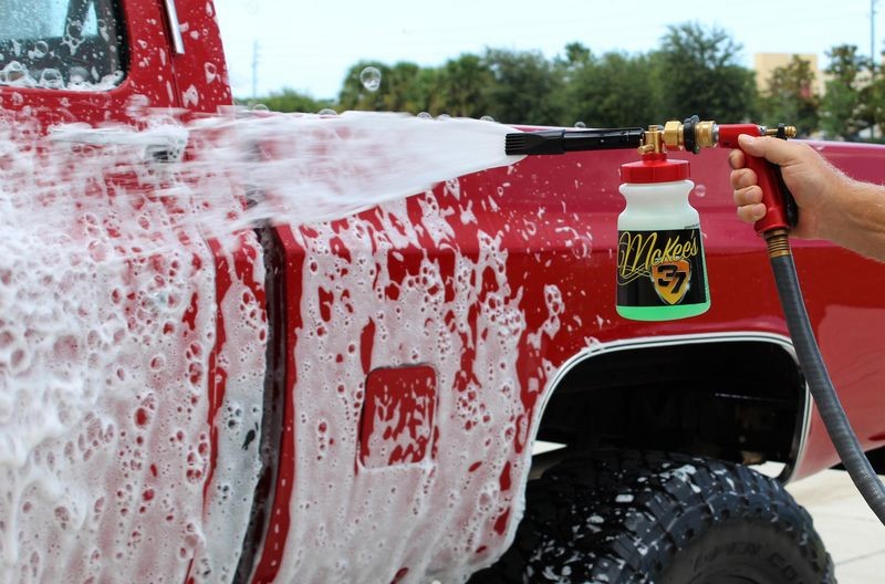 How to use a foam gun to wash your car Mike Phillips