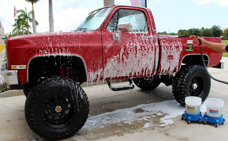 How to use a foam gun to wash your car Mike Phillips