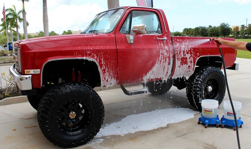 How to use a foam gun to wash your car Mike Phillips