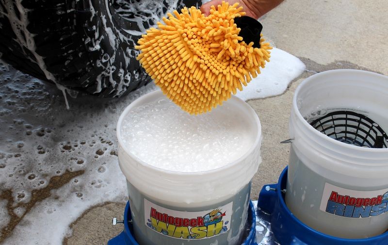 How to use a foam gun to wash your car Mike Phillips