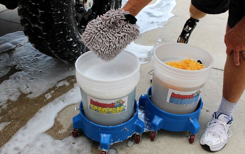 How to use a foam gun to wash your car Mike Phillips