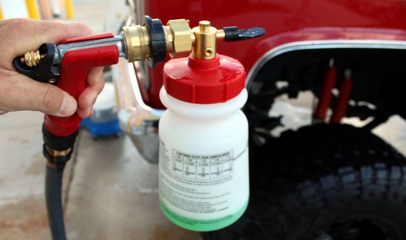 How to use a foam gun to wash your car Mike Phillips