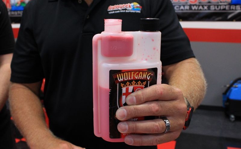 How to use a rinseless wash to clean your car