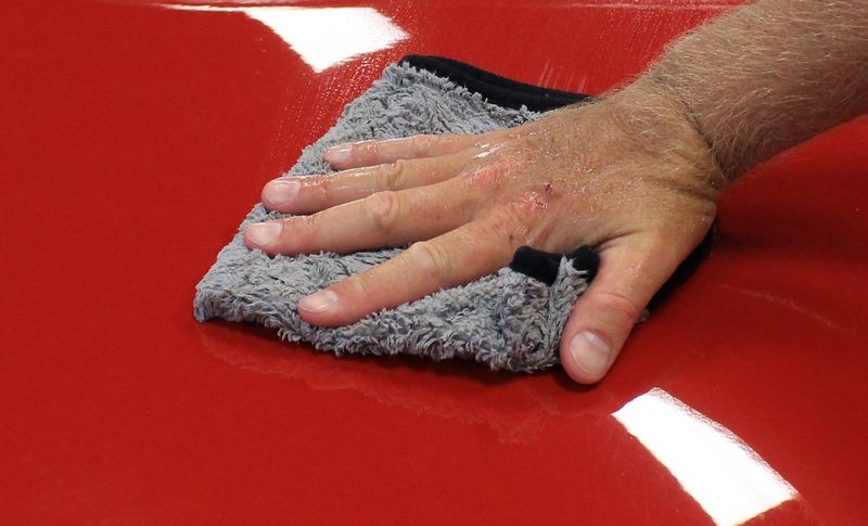 How to use a rinseless wash to clean your car