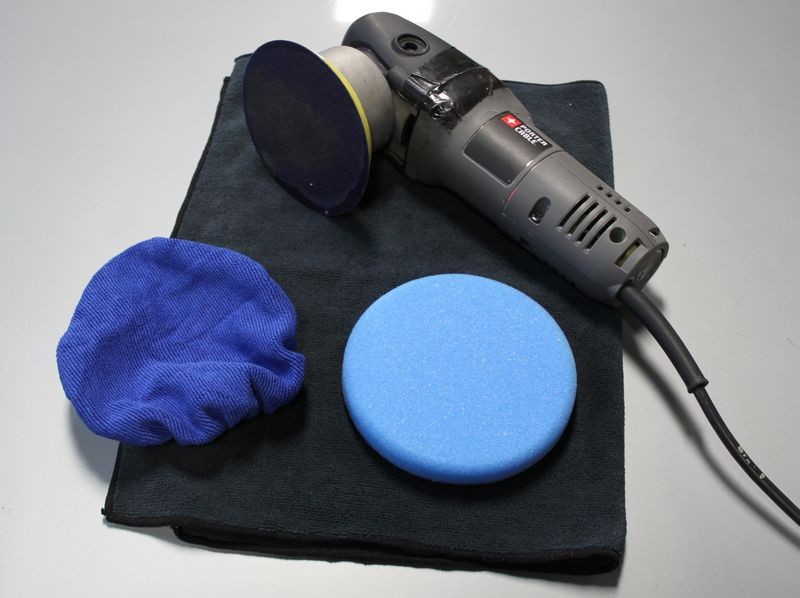 Indigo Bonnet on Hydro-Tech Cyan Pad