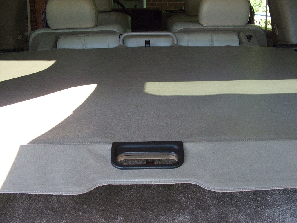 Interior_Detail_Cargo_Cover_After