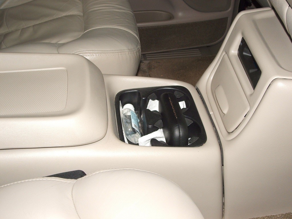 Interior_Detail_Console_Before_2_
