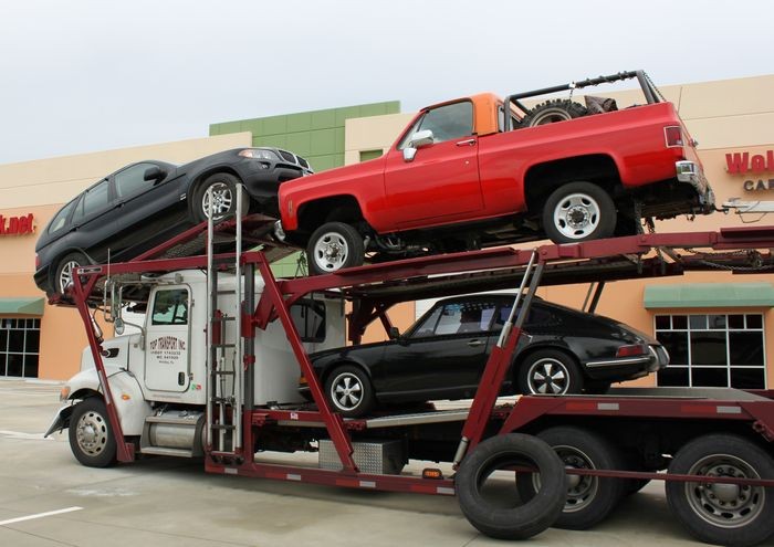 Jimmy and Starline Deville arrive into Florida