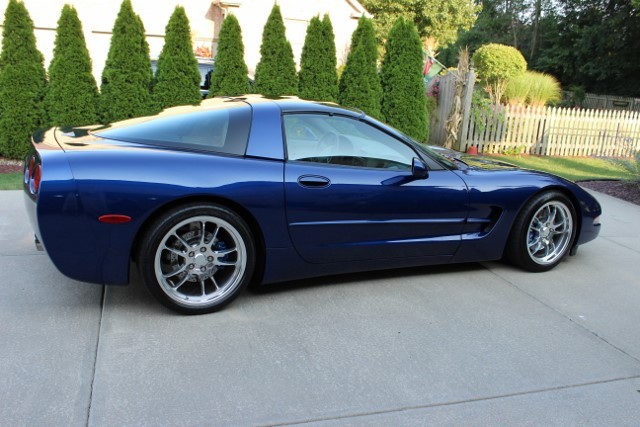 Le Mans Blue C5 Corvette Side Pinnacle SSII
