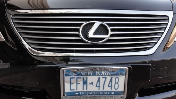 Lexus LS 460 Black polish, wax, detailing by Sharkpolitur